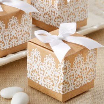 Boites Rustique et Dentelle à Bonbonnières pour Réception de Mariage